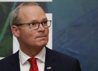 le chef de la diplomatie irlandaise éconduit sèchement un lobbyiste du polisario
