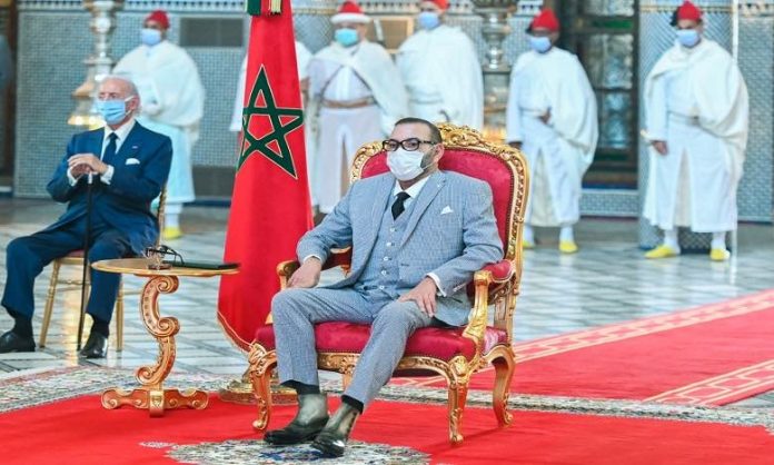 SM le Roi préside la cérémonie de lancement et de signature de conventions relatives au projet de fabrication et de mise en seringue au Maroc du vaccin anti-Covid19 et autres vaccins