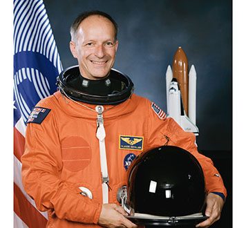 Aéronautique : L’astronaute suisse Claude Nicollier salue le potentiel et les atouts du Maroc