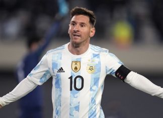 Football : Lionel Messi félicité par Pelé pour avoir battu son record de meilleur buteur sud-américain