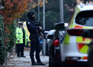 Explosion mortelle d’une voiture à Liverpool.. Trois individus interpellés par la police antiterroriste