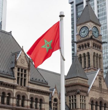 Vidéo : Le drapeau marocain hissé sur l’esplanade du parlement de l’Ontario et de la mairie de Toronto