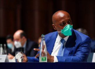 CAN: le président de la CAF en visite au Cameroun