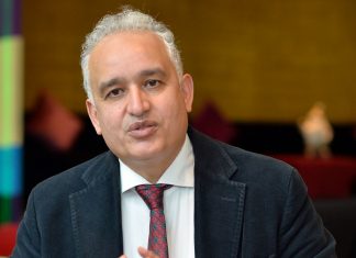 Tayeb Hamdi : L’accélération de la vaccination sur la base d’un régime de trois doses permettra de faire face à Delta et Omicron