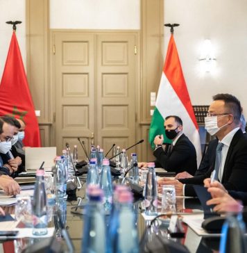 Photos.. Nasser Bourita rencontre à Budapest son homologue hongrois Péter Szijjártó
