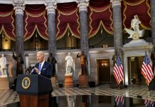 Au Capitole, Joe Biden s’attaque à Trump et ses partisans