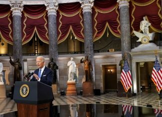 Au Capitole, Joe Biden s’attaque à Trump et ses partisans