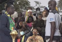 Football. Macky Sall élève les Lions de la Teranga au rang d' »Officier de l’ordre national du Lion » (Vidéo)