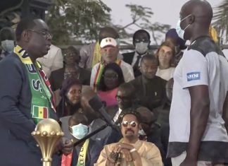 Football. Macky Sall élève les Lions de la Teranga au rang d' »Officier de l’ordre national du Lion » (Vidéo)