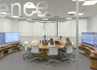 Outsourcing. Le Groupe Intelcia lance « E-voluciona » en France