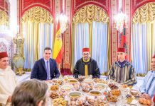 Le Roi offre un iftar en l’honneur de Pedro Sanchez (Vidéo)