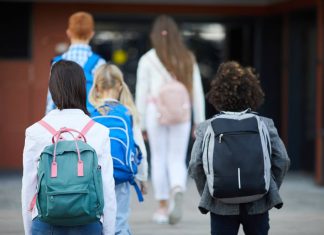 Démenti : Aucune pénurie de cartables scolaires au Maroc