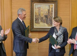 Banque : Holmarcom prend le contrôle de Crédit du Maroc !