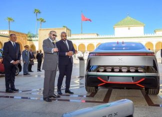 Automobile : Présentation au Roi du 1er modèle de « Neo Motors » et du prototype de « NamX »