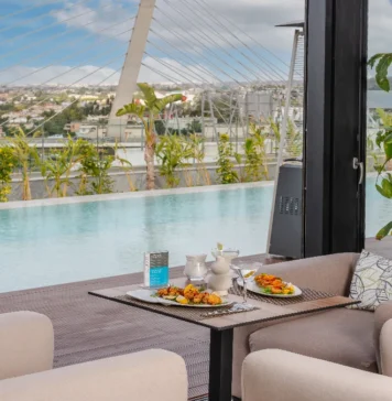 Le Rooftop du Kenzi Sidi Maarouf primé par Restaurant Guru Le Rooftop du Kenzi Sidi Maarouf primé par Restaurant Guru