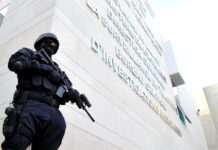 Démantèlement d’une nouvelle cellule terroriste entre Tétouan et Chefchaouen ée à l’aube ce mercredi par le Bureau Central d’Investigations Judiciaires (BCIJ), relevant de la Direction générale de la surveillance du territoire (DGST), a abouti au démantèlement d’une cellule terroriste affiliée à l’organisation dite « État islamique » (Daech). Quatre individus, âgés de 20 à 27 ans, ont été arrêtés alors qu’ils s’activaient entre Tétouan et Chefchaouen.