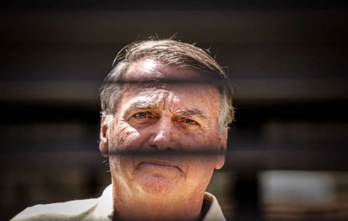 Brésil : l'ex-président Bolsonaro condamné à 27 ans de prison