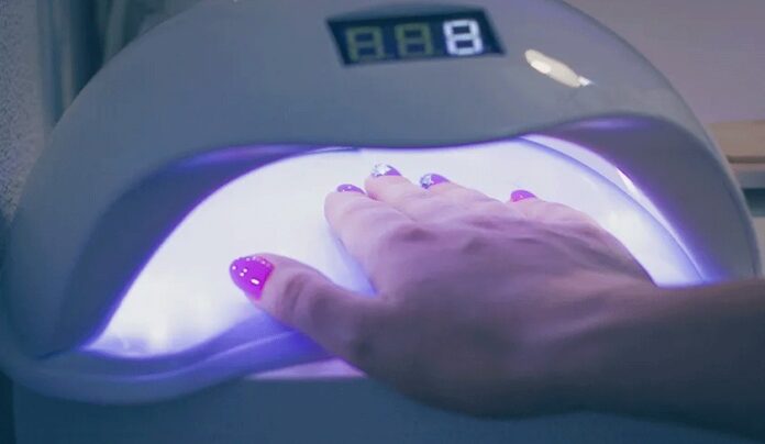 Le Maroc interdit les vernis et gels pour ongles contenant du TPO