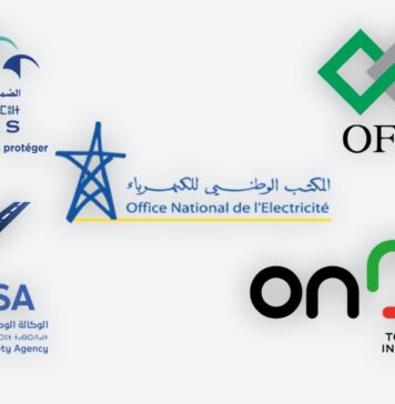 Taxes parafiscales : l’OFPPT écrase ses concurrents Taxes parafiscales : l’OFPPT écrase ses concurrents Dans cette redistribution, un acteur capte l’essentiel. L’OFPPT, financé par la taxe sur la formation professionnelle collectée par la CNSS, s’accapare à lui seul près de 59 % des fonds, avec 3,53 milliards de dirhams prévus pour 2024. Aucun autre établissement ne s’approche de cette échelle. Plus loin dans la file, la NARSA a bénéficié de 284 millions de dirhams au titre de diverses taxes spécifiques liées aux assurances, au carburant ou encore aux centres de visites techniques. L’Office national marocain du tourisme s’est vu attribuer 201 millions, issus de la taxe de promotion touristique. Le paysage audiovisuel public a, lui aussi, sa part. La SNRT a perçu 212 millions de dirhams grâce à la taxe dédiée à ce secteur, reversée par l’ONEE et d’autres opérateurs. Les Chambres de commerce et d’industrie ainsi que les Chambres d’artisanat ont chacun touché 200 millions de dirhams à travers le décime additionnel sur la taxe professionnelle. À cela s’ajoutent les produits de la taxe parafiscale à l’importation, collectée par l’Administration des douanes, qui ont totalisé 627 millions de dirhams. Ce montant a été réparti entre l’AMDIE (294 millions), Morocco Foodex (242 millions), l’ANPME (52 millions) et la Maison de l’artisan (39 millions). Dans ce classement implicite des grands bénéficiaires de la fiscalité parallèle, l’OFPPT surclasse tous les autres opérateurs. Une domination nette qui souligne les écarts de poids entre les différents établissements publics.