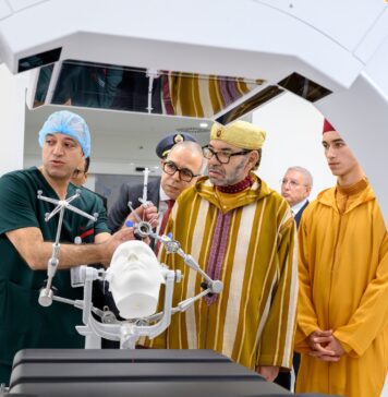 Le Roi Mohammed VI inaugure le CHU international de Rabat et ordonne l’ouverture du CHU d’Agadir
