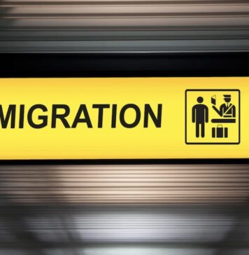 Canada : Ottawa réduit le nombre de résidents temporaires dès 2026 Canada : Ottawa réduit le nombre de résidents temporaires dès 2026