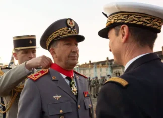 Le Général Mohammed Berrid décoré de la Légion d’Honneur à Paris Le Général Mohammed Berrid décoré de la Légion d’Honneur à Paris