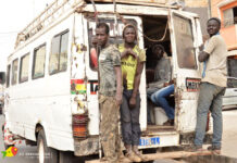 Le transport urbain entièrement paralysé au Sénégal Le transport urbain entièrement paralysé au Sénégal