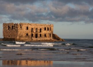Le Maroc célèbre le retour de Tarfaya à la mère patrie Le Maroc célèbre le retour de Tarfaya à la mère patrie