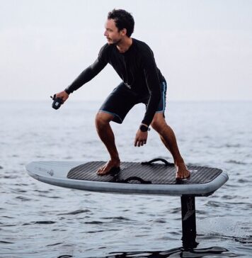 Nador accueille le premier circuit international du e-foil en Afrique Nador accueille le premier circuit international du e-foil en Afrique