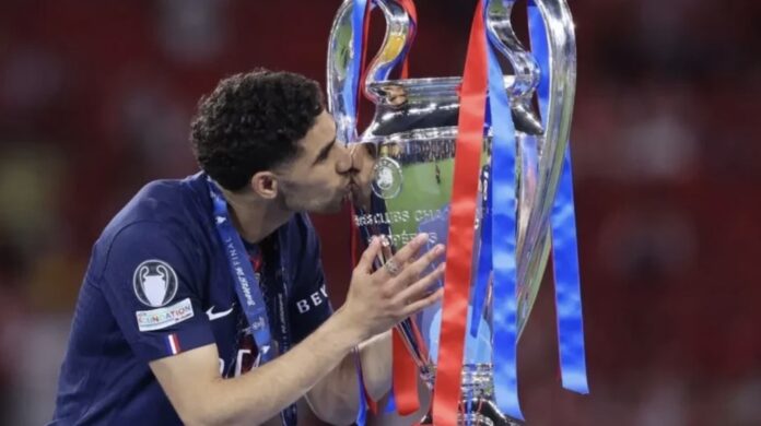 Avec 19 trophées, Hakimi prend la tête du football africain
