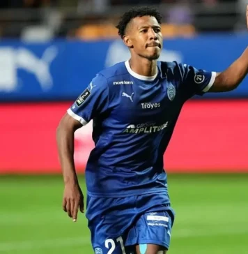 Tawfik Bentayeb s’impose comme la révélation marocaine de Ligue 2 Tawfik Bentayeb s’impose comme la révélation marocaine de Ligue 2