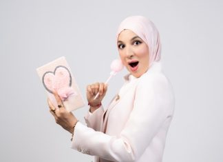 Le Théâtre Bahnini accueillera l'humoriste Khadija Gouttay le 31 juillet
