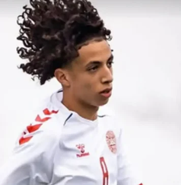 À 15 ans, le Marocain Ilyas Houira attire l’Ajax et les géants anglais À 15 ans, le Marocain Ilyas Houira attire l’Ajax et les géants anglais