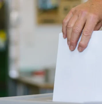 Législatives au Maroc : 28,05 % des électeurs ont voté à 17 h Législatives au Maroc : 28,05 % des électeurs ont voté à 17 h