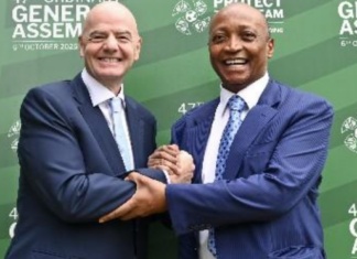 Infantino et Motsepe rendent hommage au football marocain Infantino et Motsepe rendent hommage au football marocain