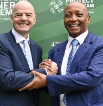 Infantino et Motsepe rendent hommage au football marocain Infantino et Motsepe rendent hommage au football marocain