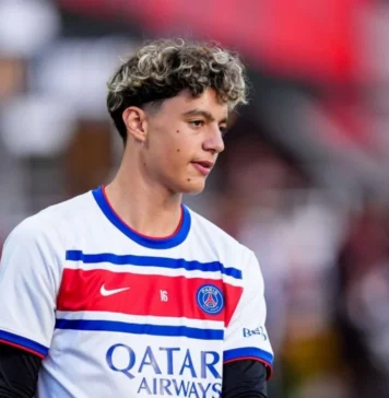 Adam Mouak rejoint le groupe du PSG pour le choc face à Manchester City Adam Mouak rejoint le groupe du PSG pour le choc face à Manchester City